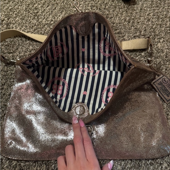 PINK Victoria's Secret Metallic Crossbody Bag - Picture 3 of 4